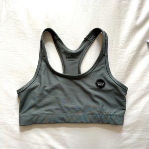 New- sport bra